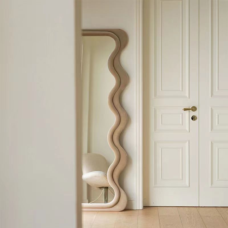 Wavy Floor Mirror, Color